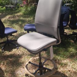 LIKE NEW HIGH ADJUSTING STEELCASE AMIA OFFICE CHAIRS 
