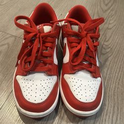 Red dunks size 4.5Y