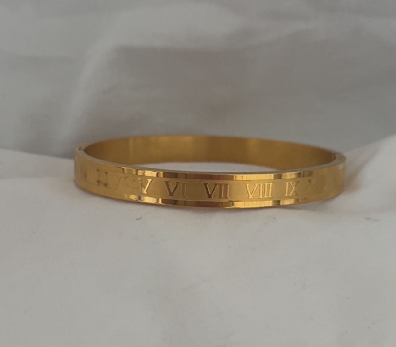Cute Bracelet No Matter When you Wear!
