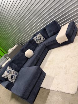 Ashley furniture sectional couch sofa set (DELIVERY AVAILABLE)