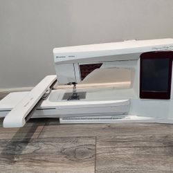  Husqvarna Viking Designer Ruby Deluxe