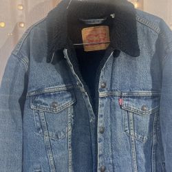 Levi’s Jacket Size L With Sherpa. 