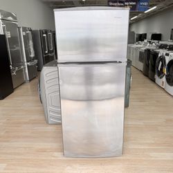 New Whirlpool 16.0 Cu. Ft Top Freezer Refrigerator WRT316SFDM