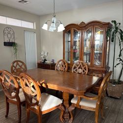 Table,chairs,hutch