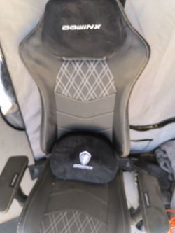Dowinx Gaming Chair with Massage Pillow And Headrest Pillow