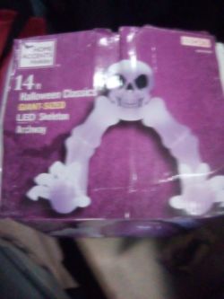 14 Foot Tall Skeleton That Lights Up