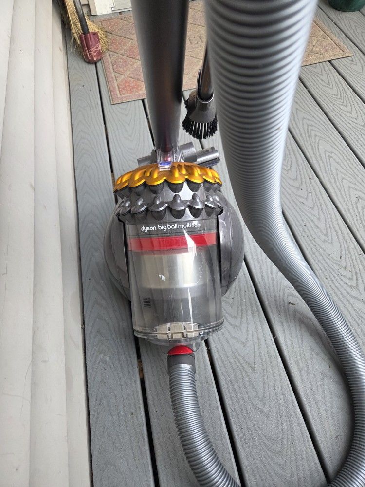 Dyson Ball