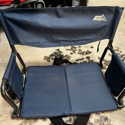 Free Foldable Bleacher Chairs -2
