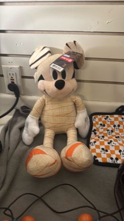 Mickey house Halloween collection