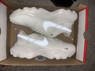 10.5 Women’s Nike Tc 7900