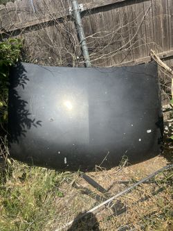 2004 Chevy Tahoe Hood