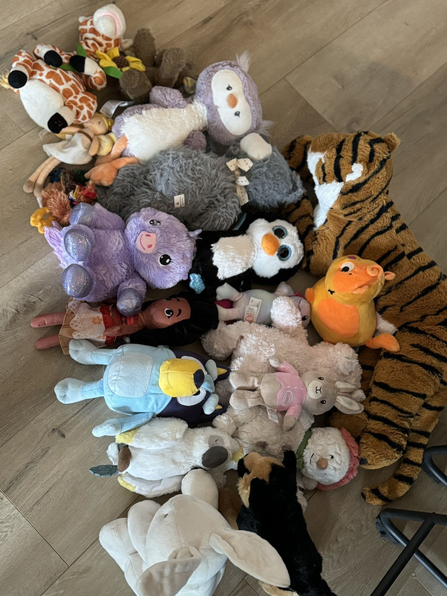 Bundle Of Stuffed Animals In Like-New condition 