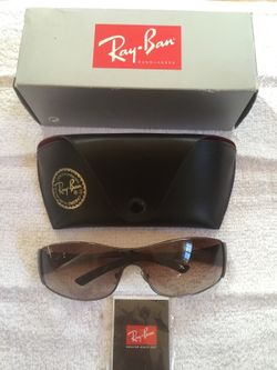 Ray • Ban Sunglasses