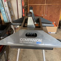 B&W Companion 5th Wheel Hitch Base 