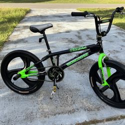 Mongoose Rebel (mag Wheel )