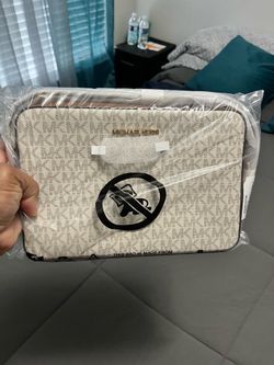 New Michael kors purse