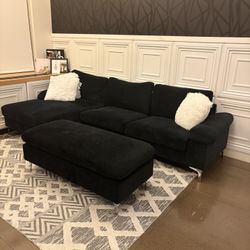 Modern Sectional w/ Ottoman 