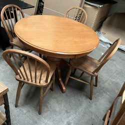 Kitchen & Dining Tables HOMESTYLES 42 in. Round Cottage Oak Dining Table & 4 Chairs