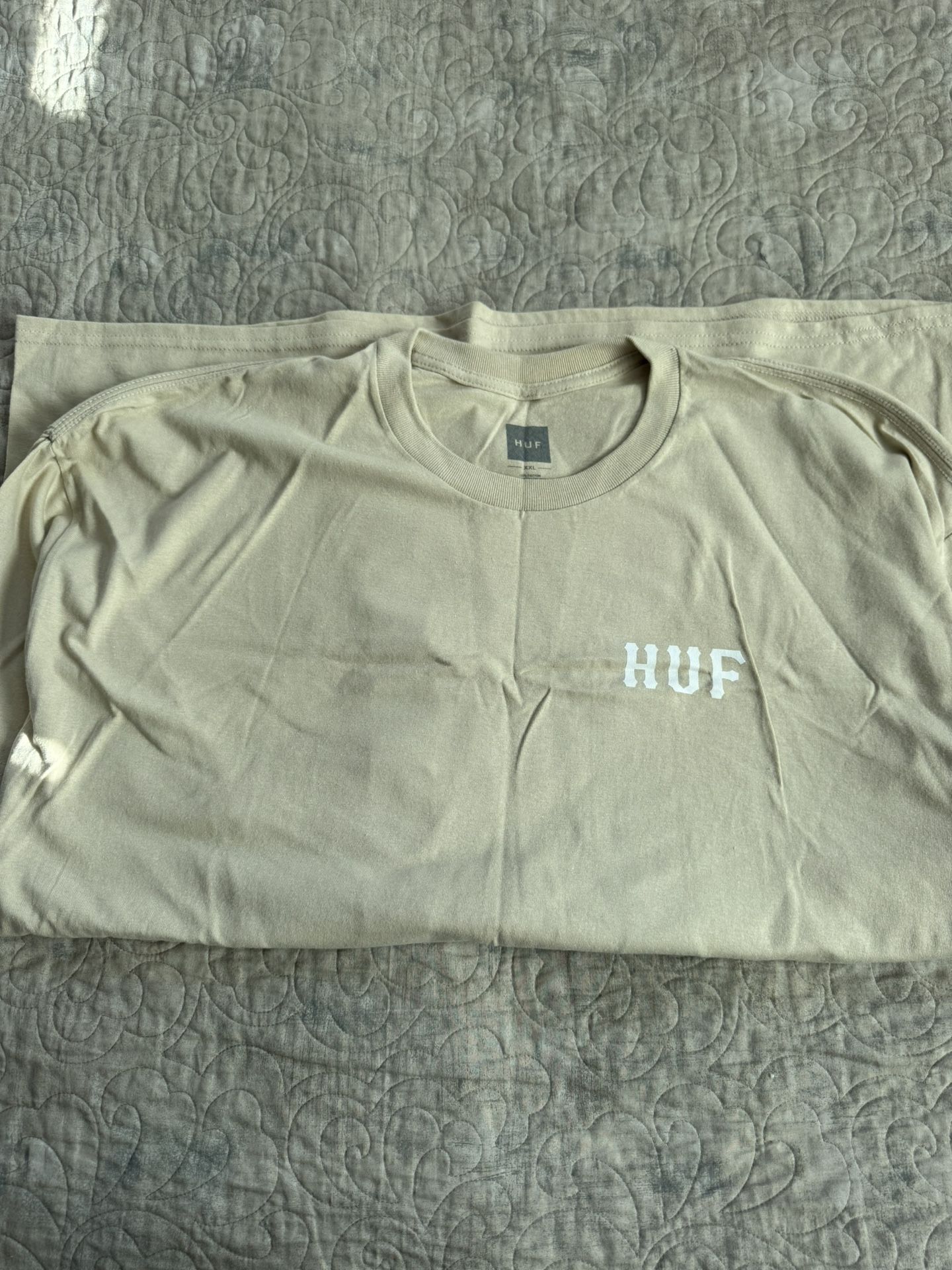 Lot Of 5 Men’s shirts XL And XXL
