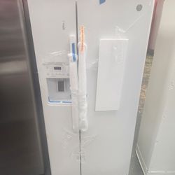 Ge 33 Inch Side By Side Refrigerator White 