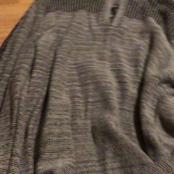 New Gray And Black Sweater Size Large Rock& Republic
