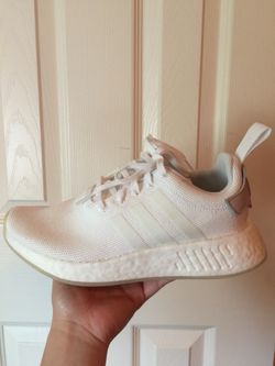 White Adidas NMD R2