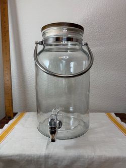 Clear 1.5 Gallon Glass Beverage Dispenser with Wood Lid