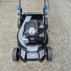 Like New Toro Super Recycler With Personal Pace And Smart Stow.Comes  With Bag 