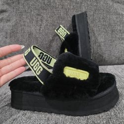 Ugg Sandalias Size 6/7 Us 