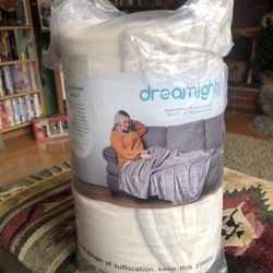 Brand New Dreamighty Throw Blanket 