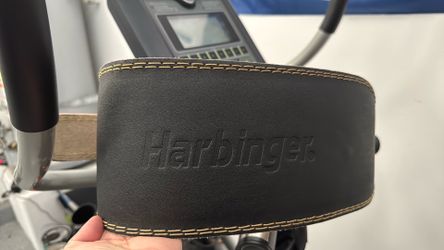 Men’s weightlifting belt