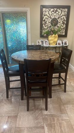 Comedor.  $ 200