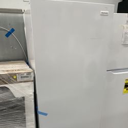 Frigidaire Up Right Freezer In White New Open Box 13 Cubic Ft