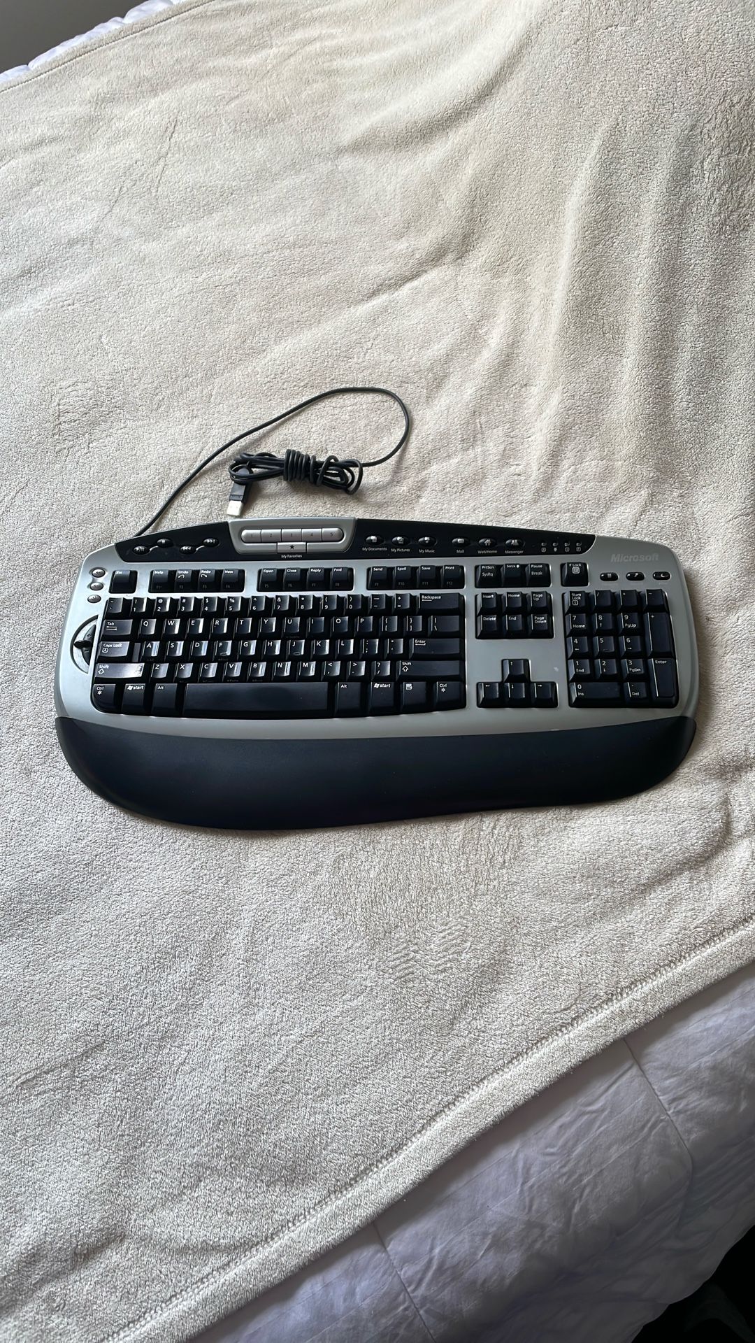 Microsoft DIGITAL MEDIA PRO KEYBOARD 