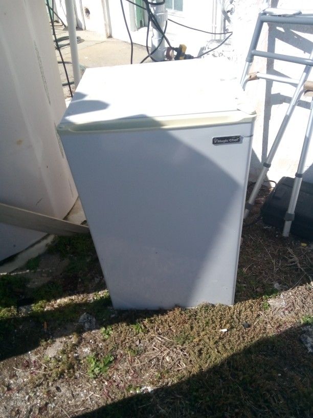 Mini Fridge