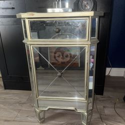 2 Mirrored Nightstands 