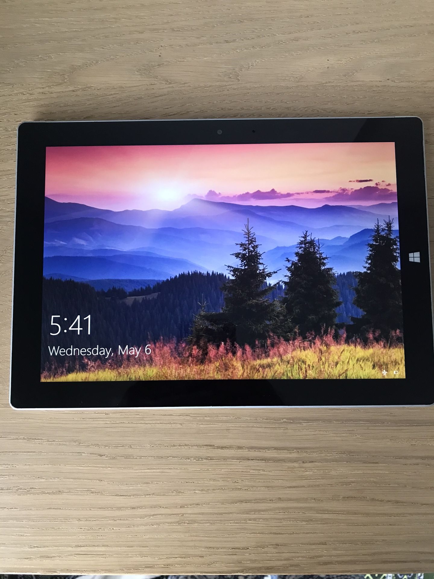 Microsoft Surface 3 Tablet (10.8-Inch, 64 GB, Intel Atom, Windows 8.1) like new