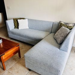 Stylish Gray Sofa - Cozy & Modern 