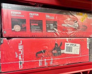 Milwaukee M18 FUEL 16 in. 18-Volt Lithium-Ion Brushless Battery Chainsaw (Tool-Only)