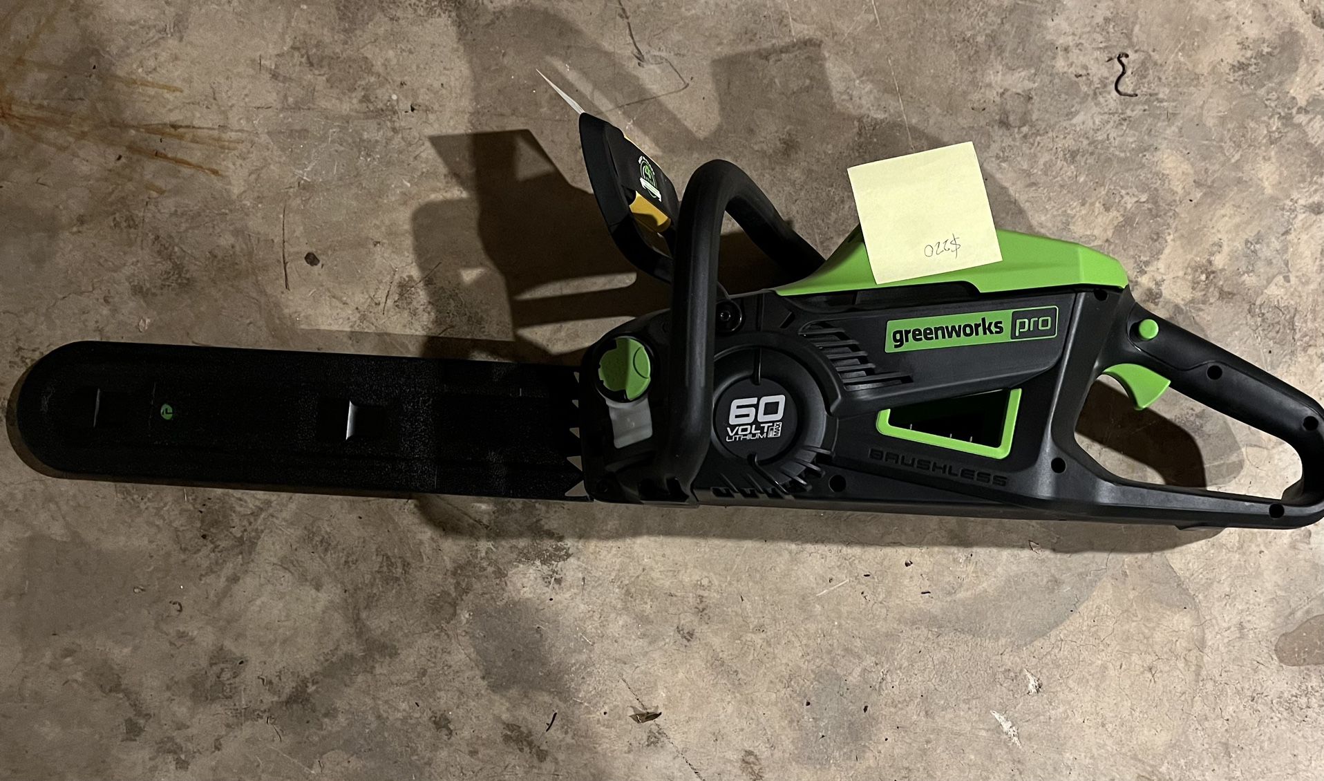 New GreenWorks Saw with battery and Charger