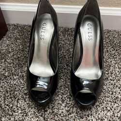 GUESS HEELS SIZE 7M