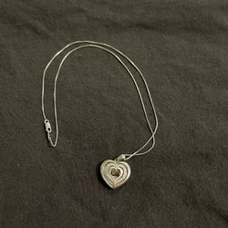 heart locket necklace 