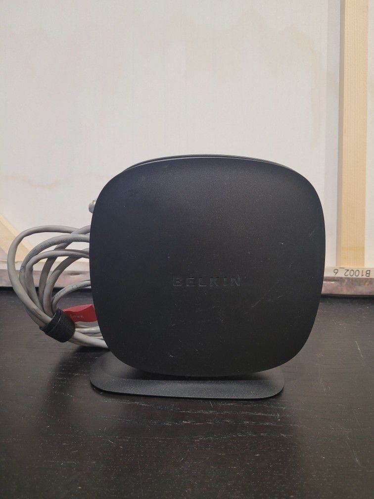 Belkin Surf N150 Wireless Modem Router F9J1001v1 DSL 802.11b/g/n Desktop Router
