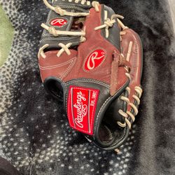 11 1/2 Left Handed Rawlings Glove