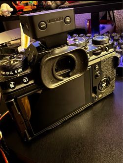 Fujifilm XT4 Camera body - open to offers