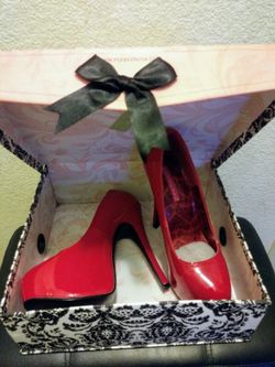 Red high heels, pumps 7