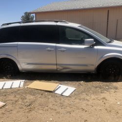 Nissan Quest Minivan 