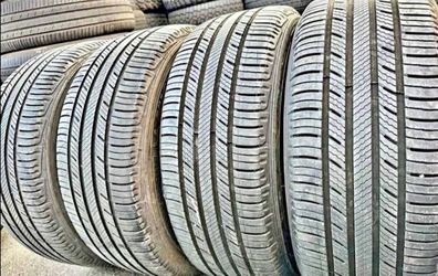 235 55 19 Michelin Tires Con 80% de Vida Las 4