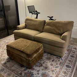 Lazy Boy Queen-sized Sleeper Sofa