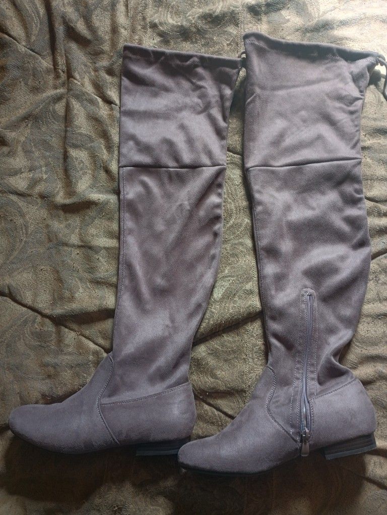 Women's Sz 7 Above The Knee Suede Like Boots, Never Worn